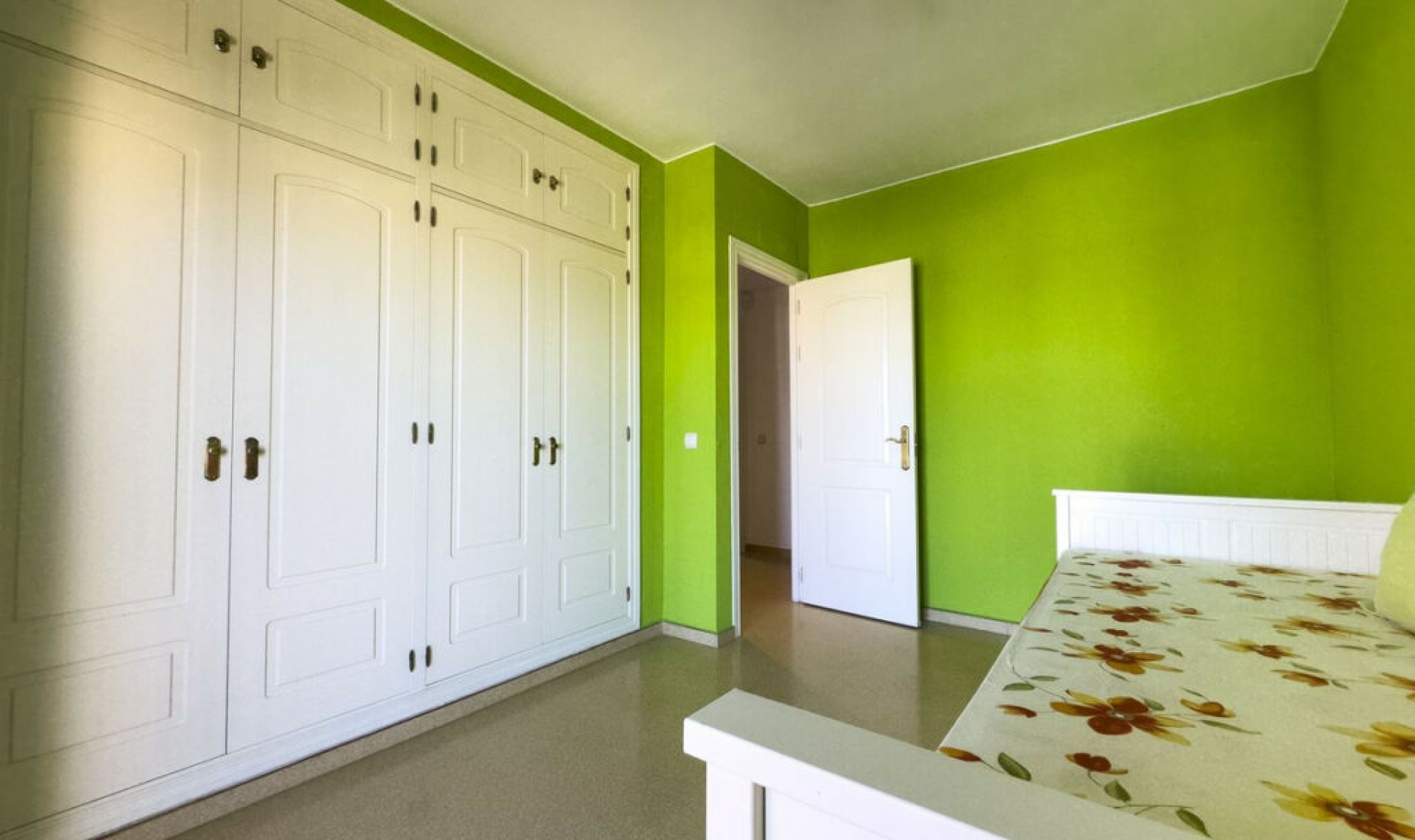 Resale - Apartment -
Manilva