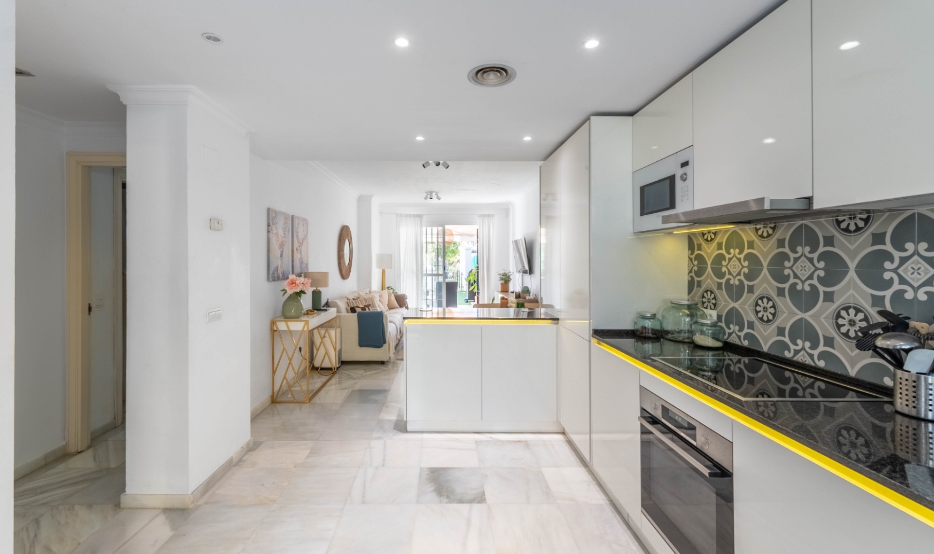 Resale - Apartment -
Marbella - Nueva Andalucía