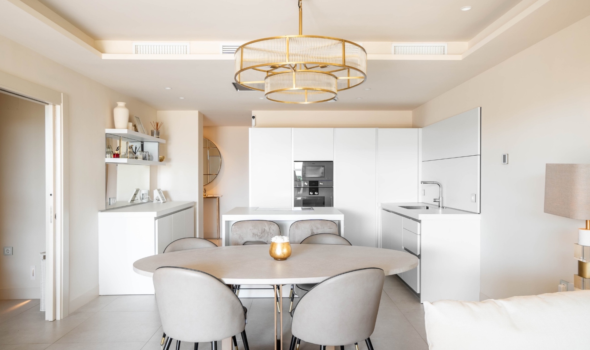 Resale - Apartment -
Marbella