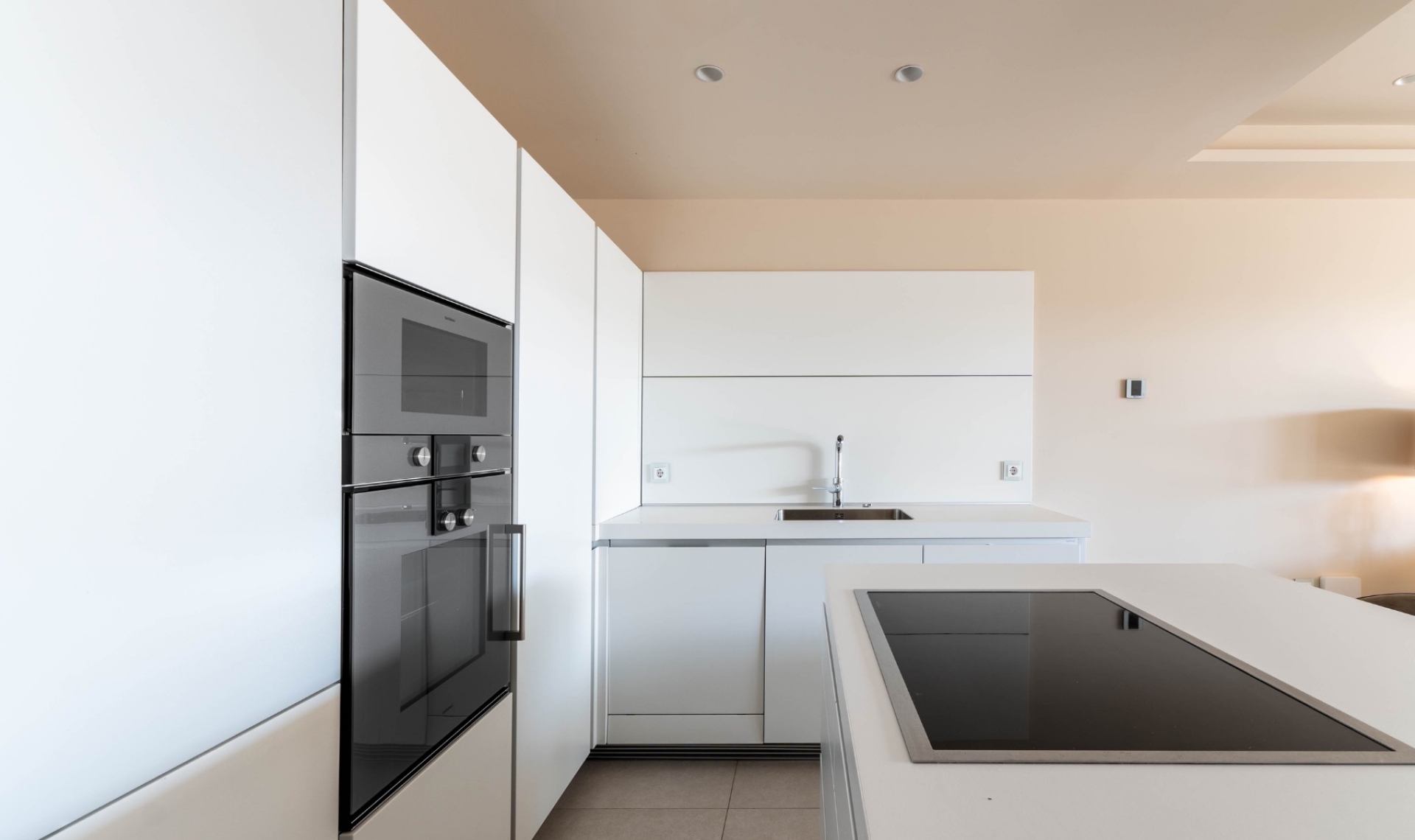 Resale - Apartment -
Marbella