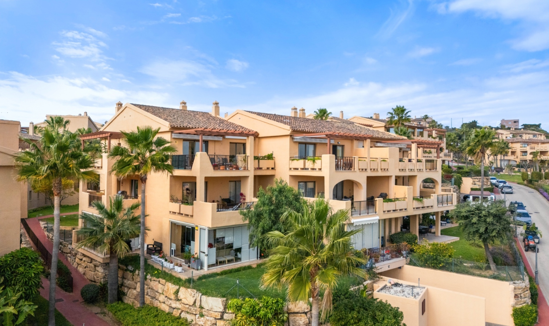 Resale - Apartment -
Marbella