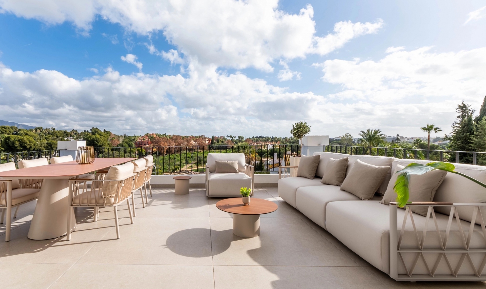 Resale - Apartment -
Marbella