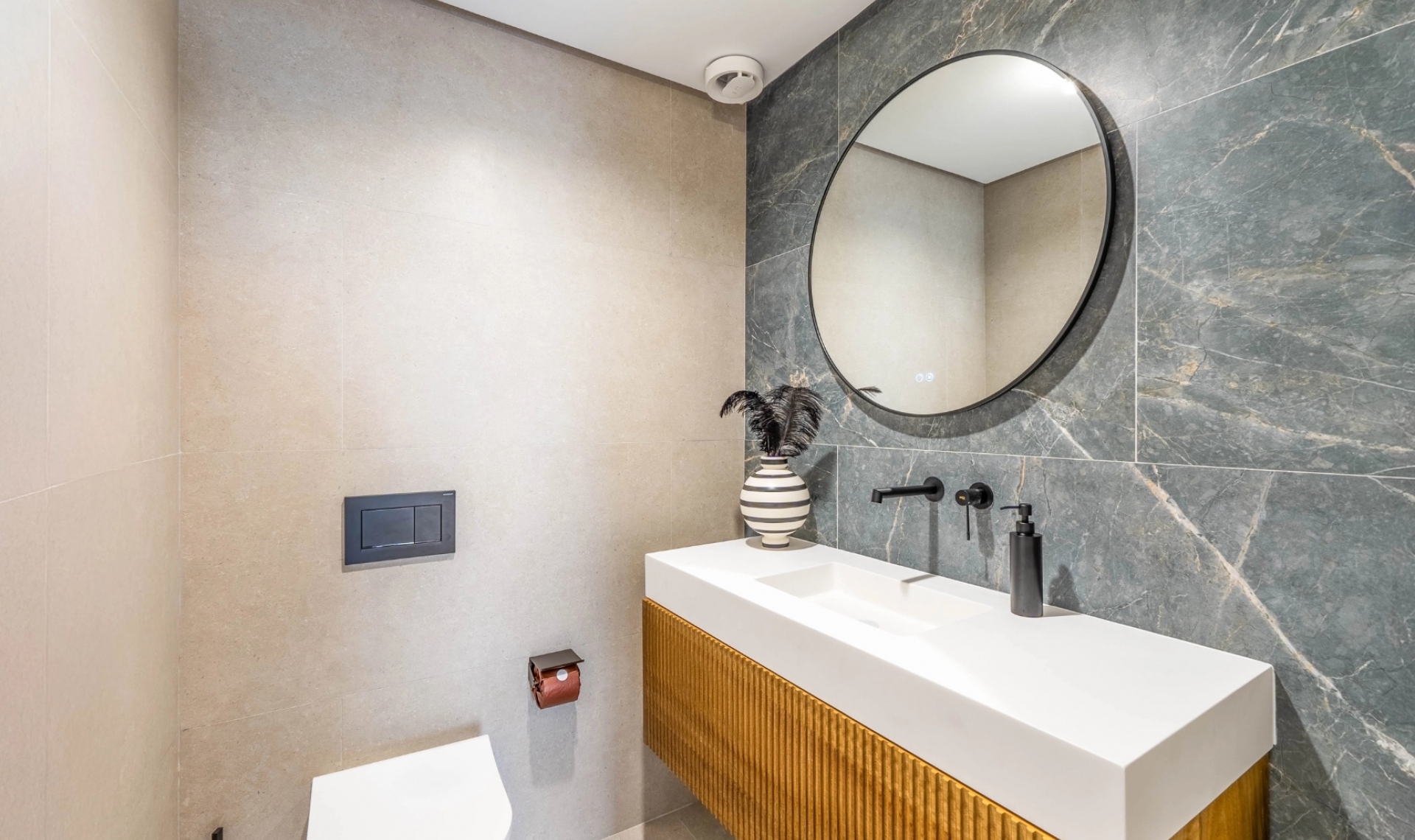 Resale - Apartment -
Marbella