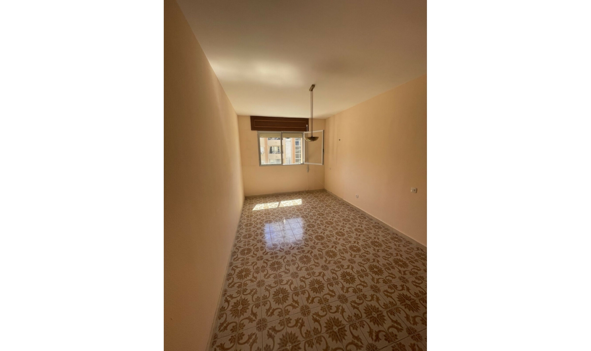 Resale - Apartment -
Marbella