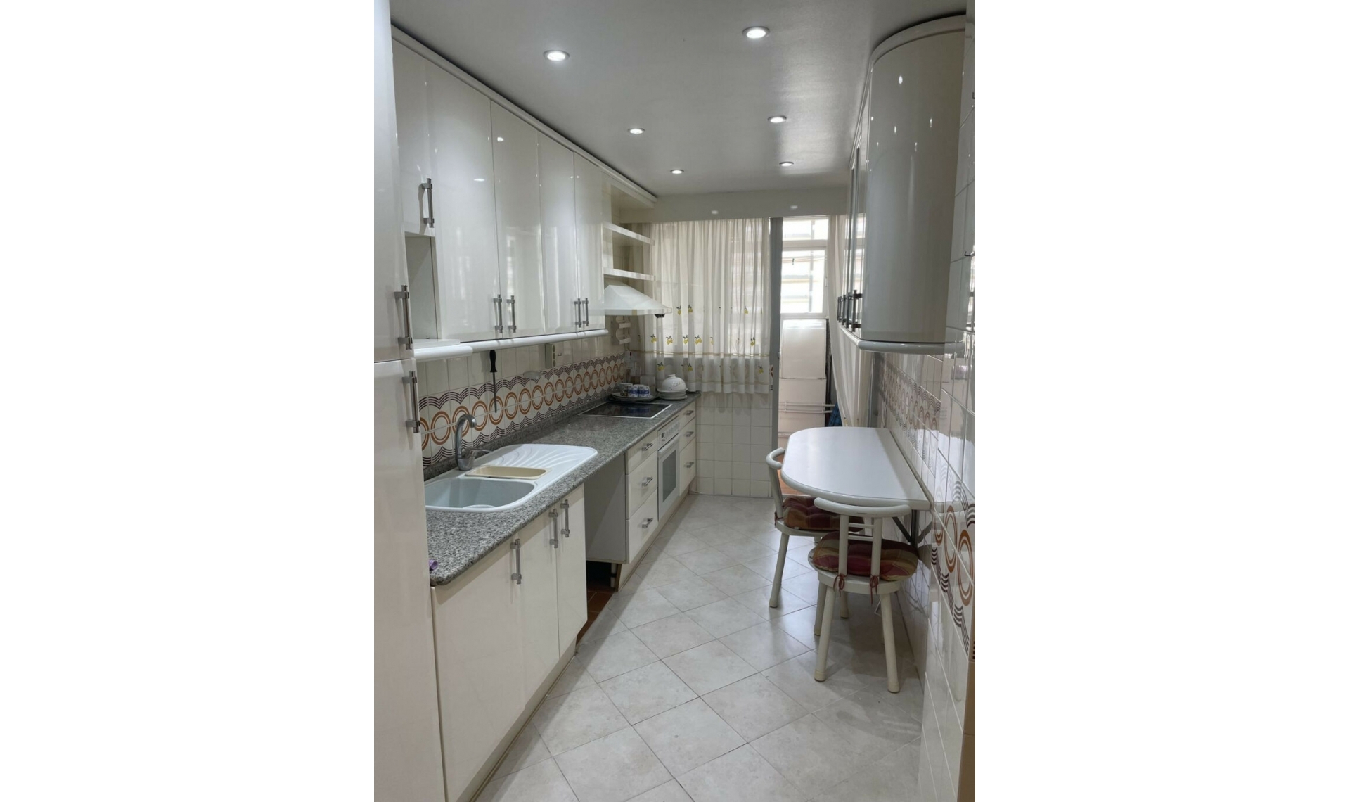 Resale - Apartment -
Marbella