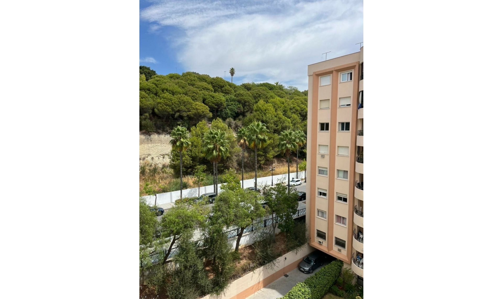 Resale - Apartment -
Marbella