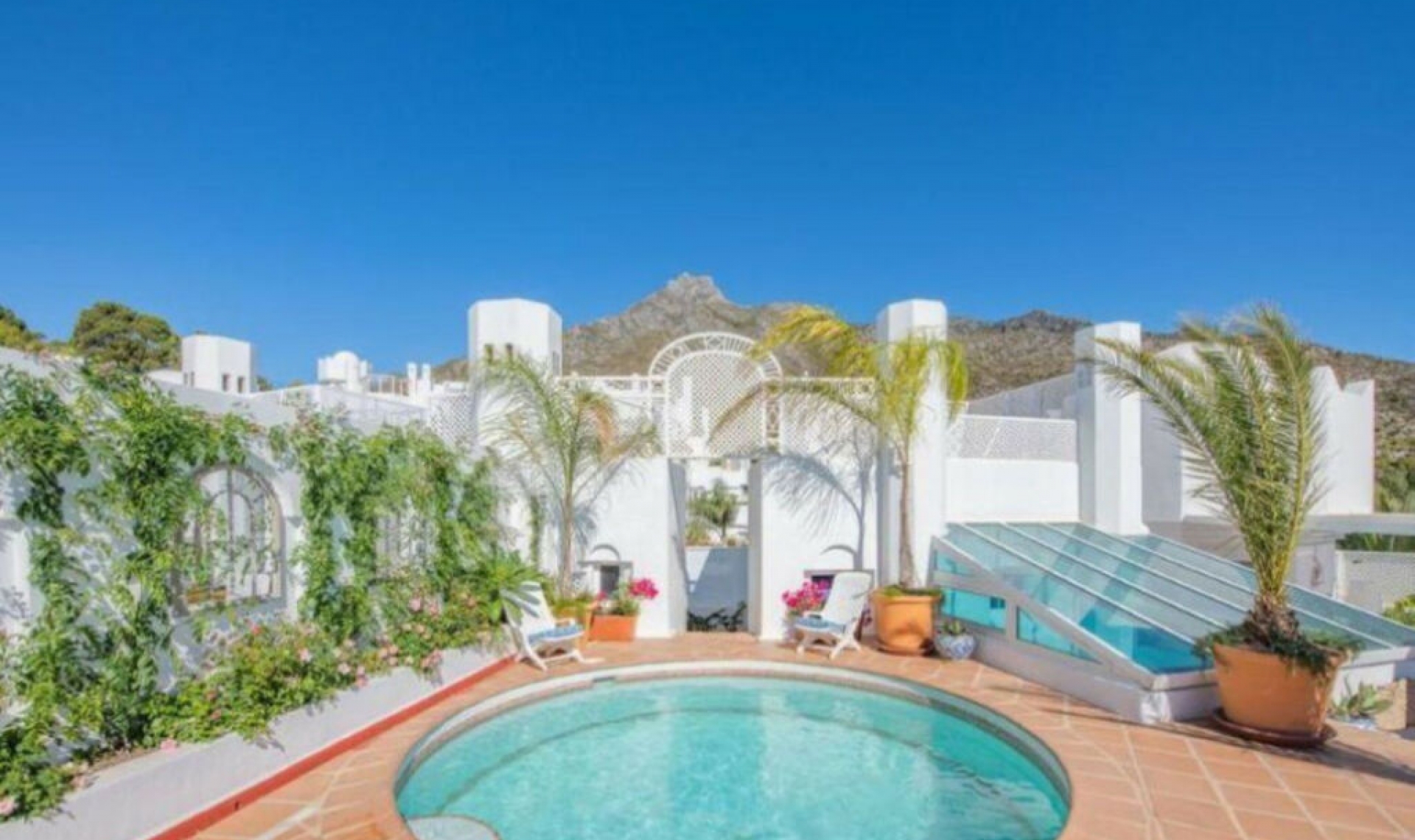 Resale - Apartment -
Marbella