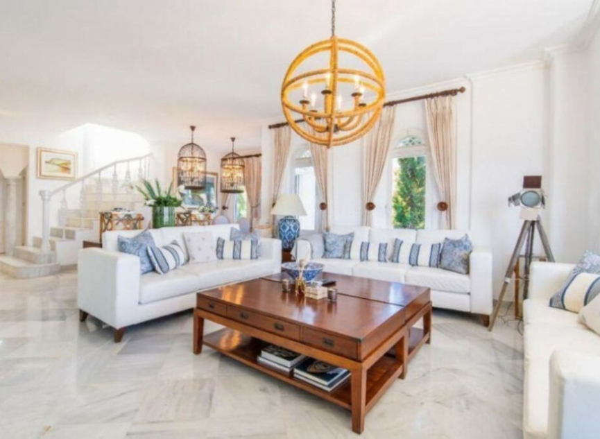 Resale - Apartment -
Marbella