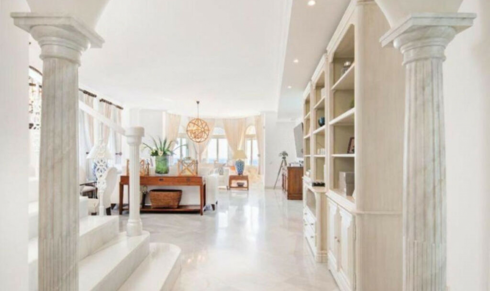 Resale - Apartment -
Marbella