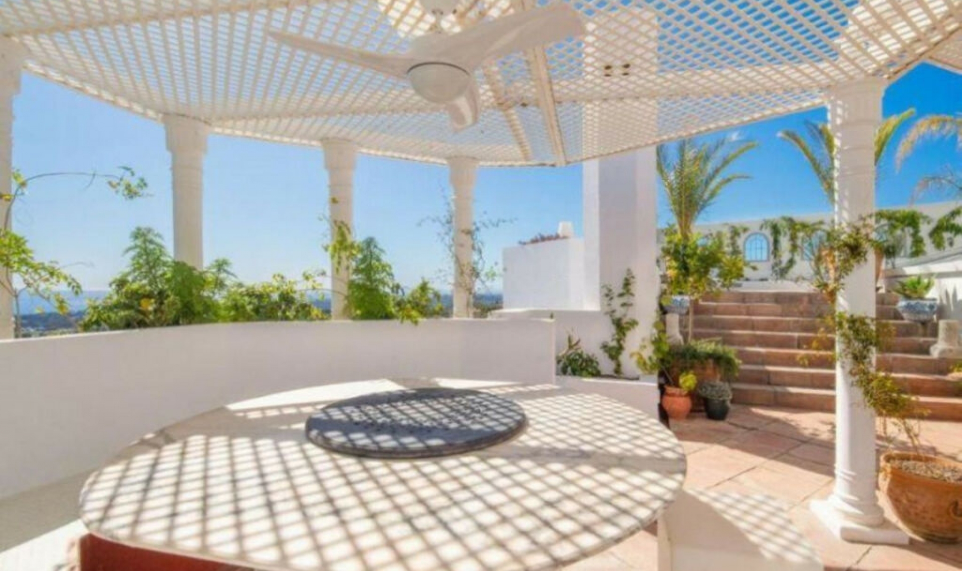 Resale - Apartment -
Marbella