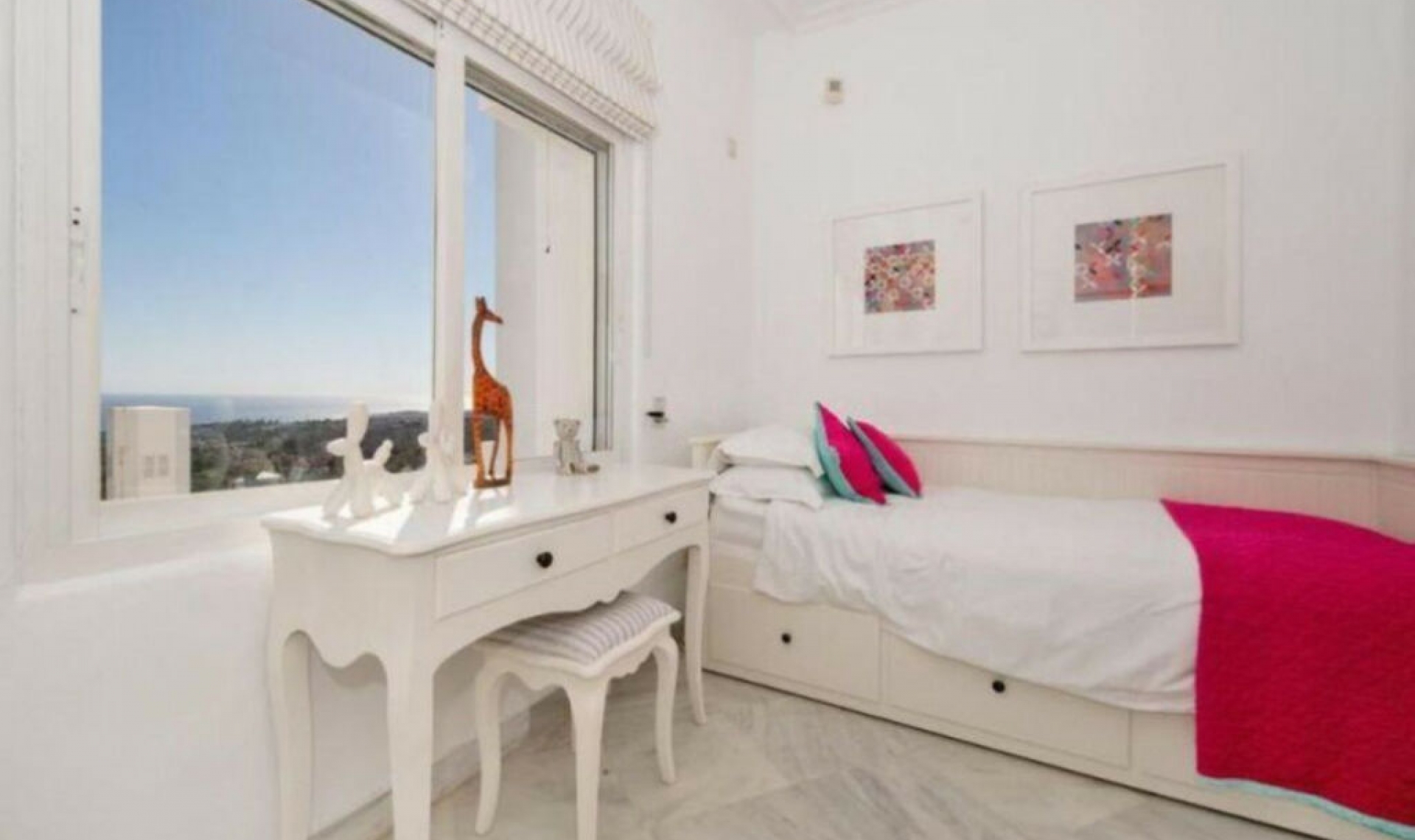 Resale - Apartment -
Marbella