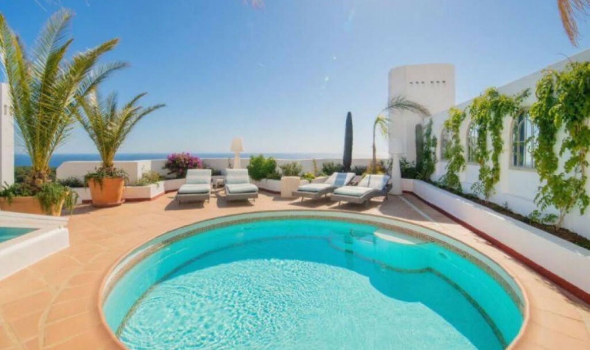 Resale - Apartment -
Marbella