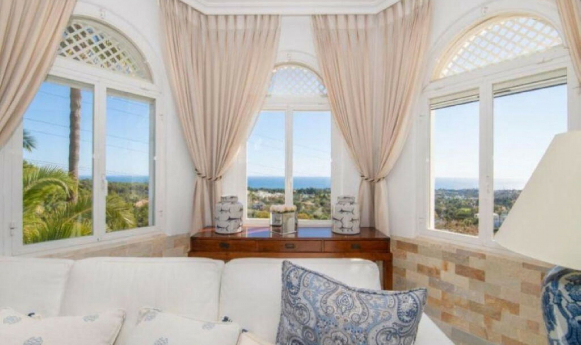 Resale - Apartment -
Marbella