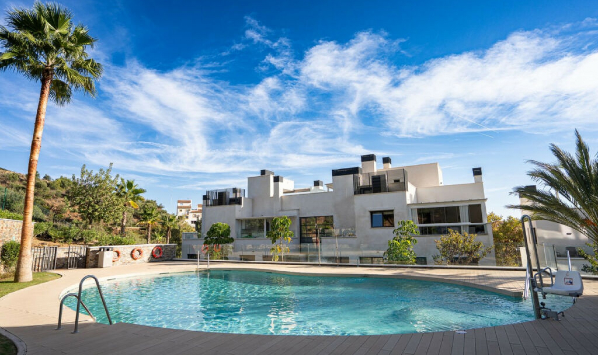 Resale - Apartment -
Marbella