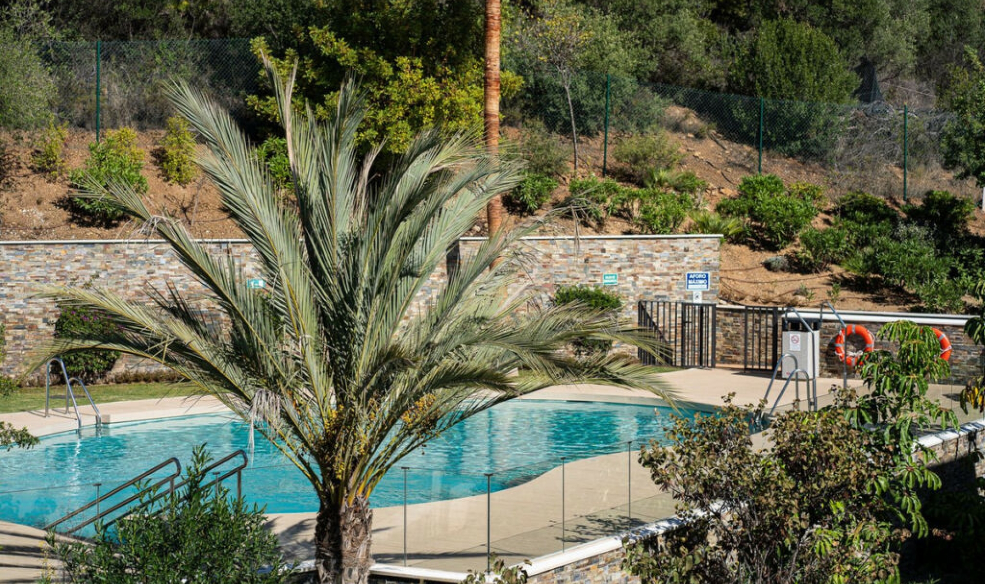 Resale - Apartment -
Marbella