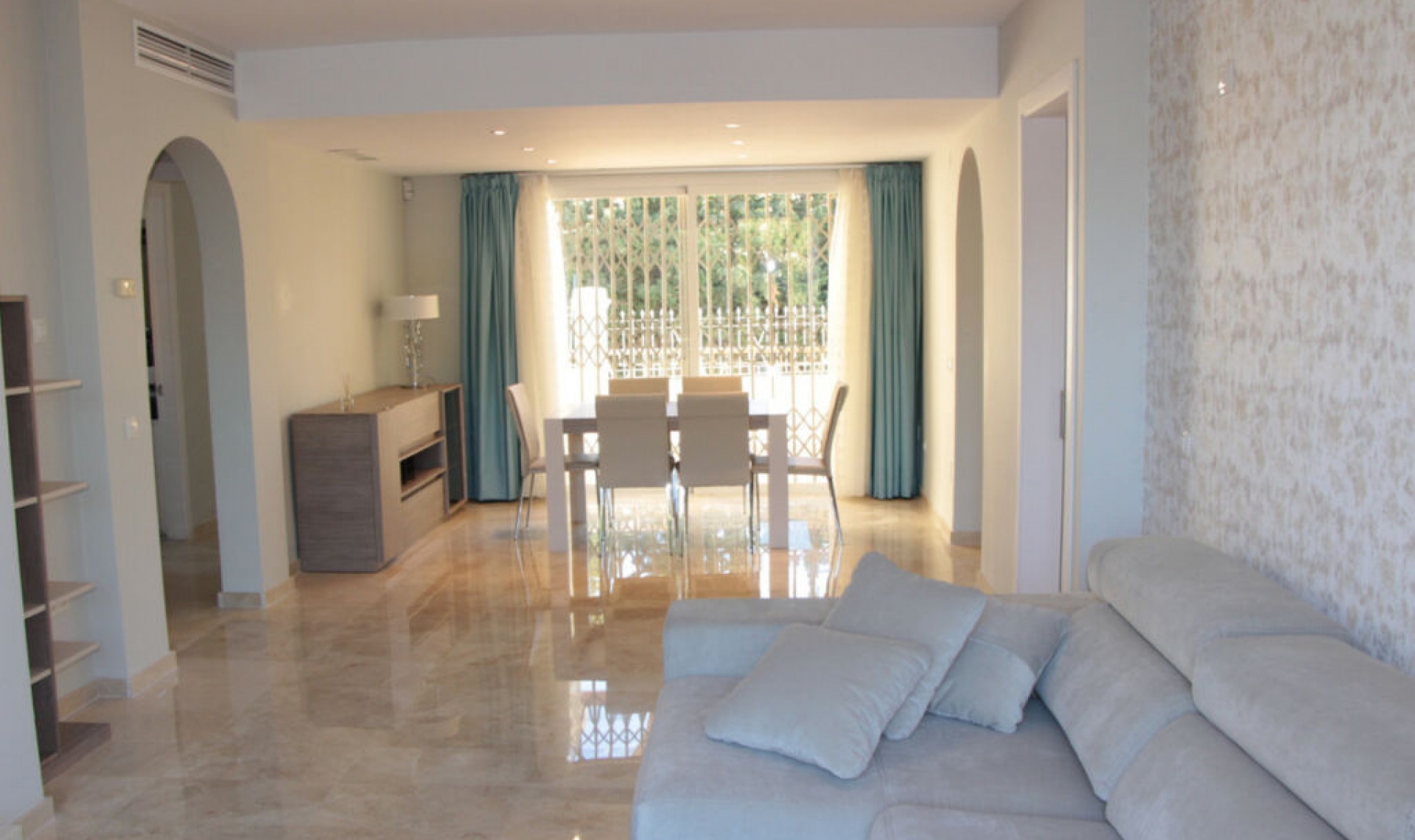 Resale - Apartment -
Marbella