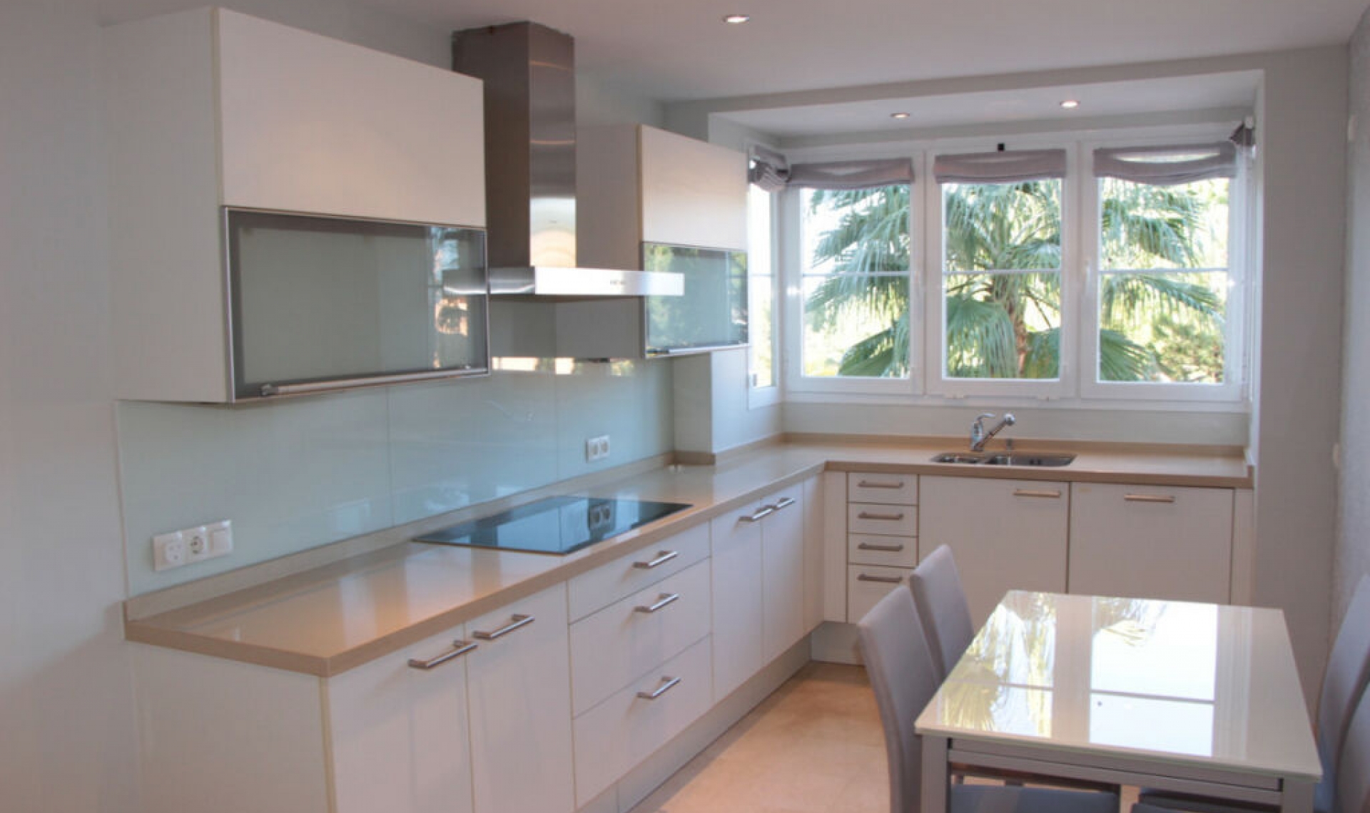 Resale - Apartment -
Marbella