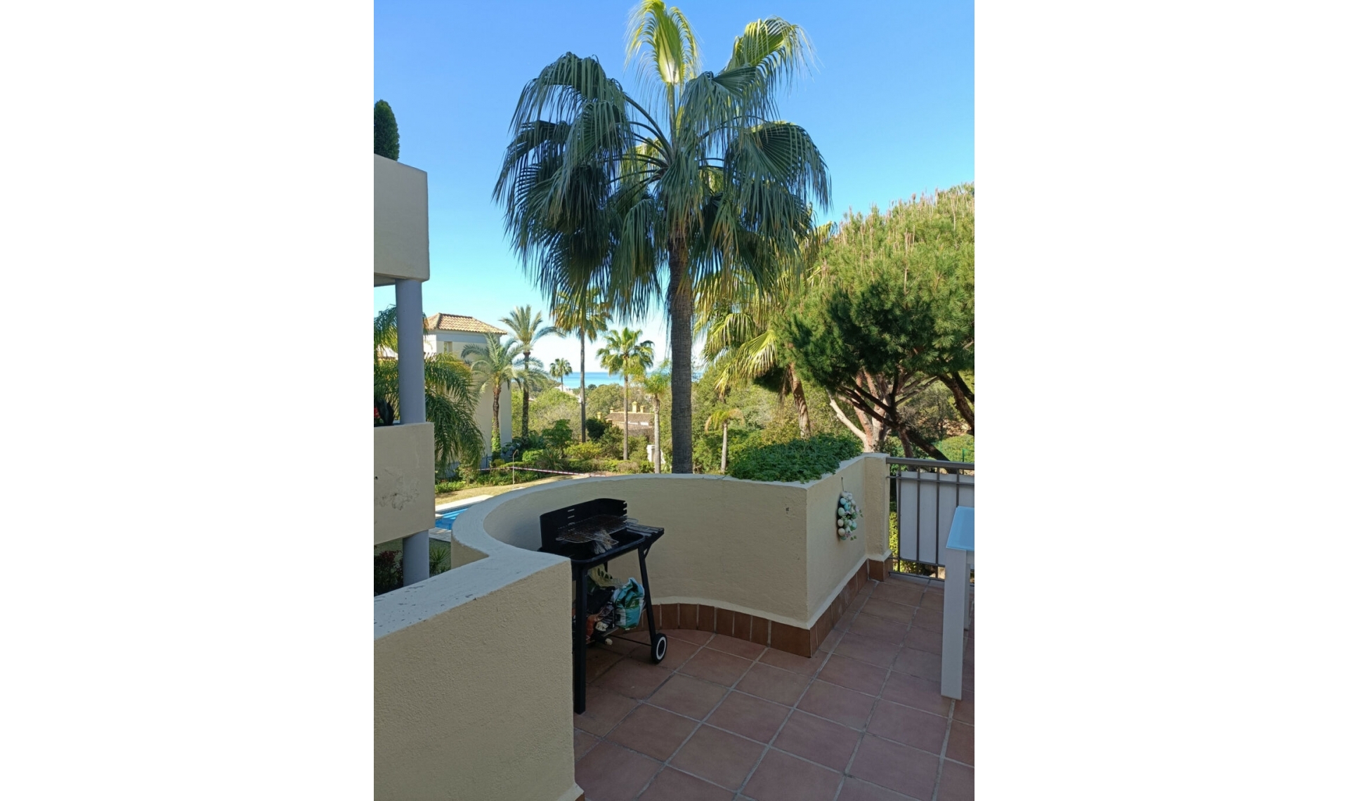 Resale - Apartment -
Marbella