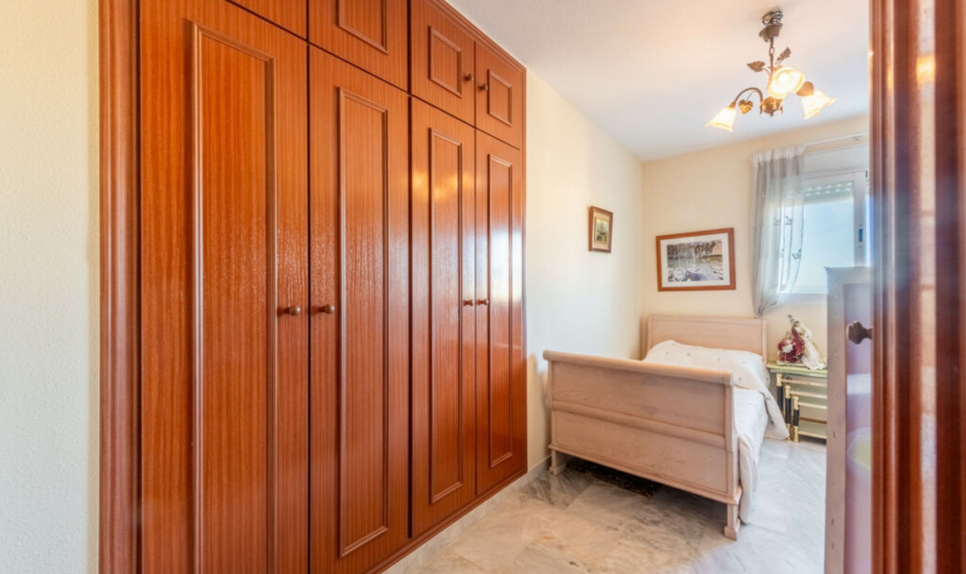 Resale - Apartment -
Marbella