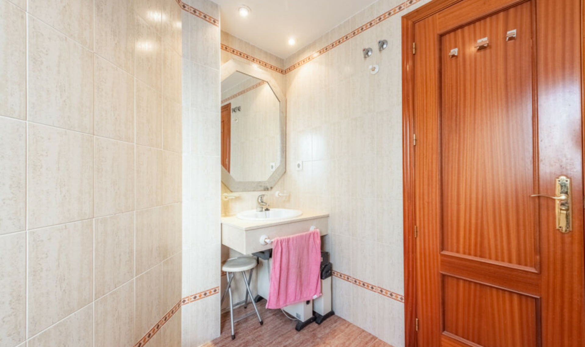 Resale - Apartment -
Marbella