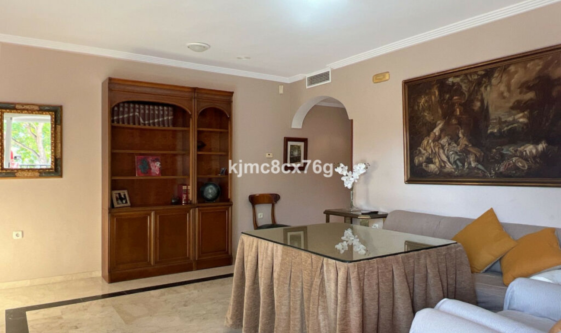 Resale - Apartment -
Marbella