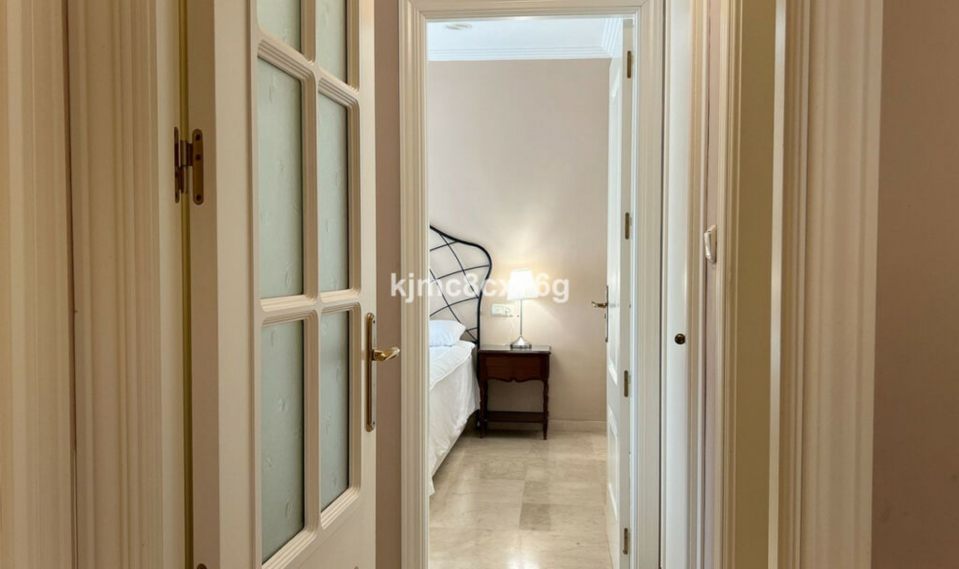 Resale - Apartment -
Marbella