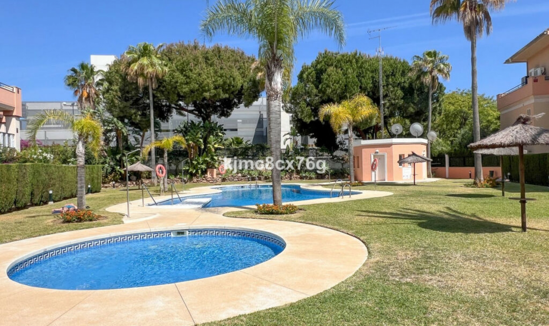 Resale - Apartment -
Marbella