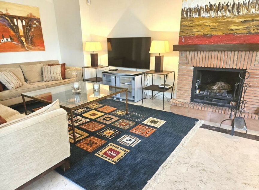 Resale - Apartment -
Marbella