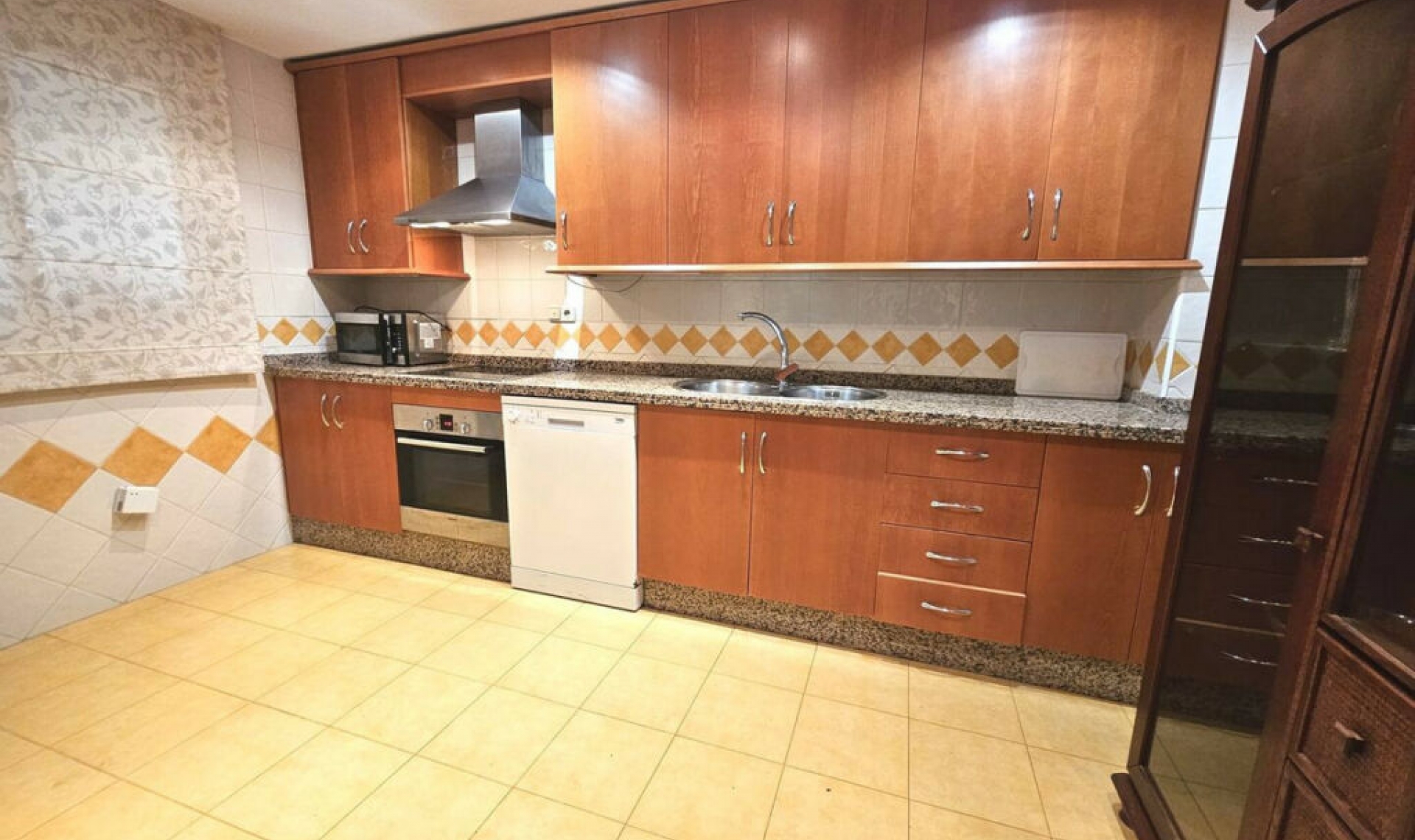 Resale - Apartment -
Marbella