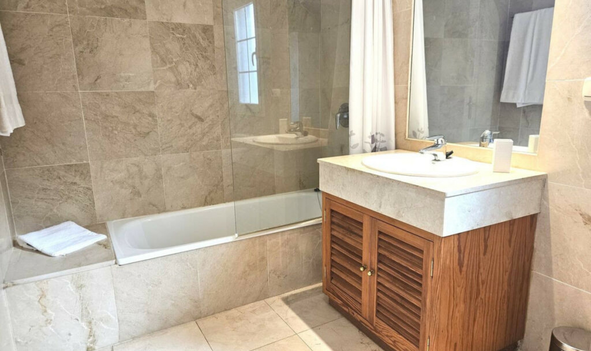 Resale - Apartment -
Marbella