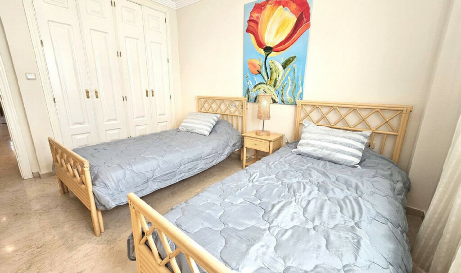 Resale - Apartment -
Marbella