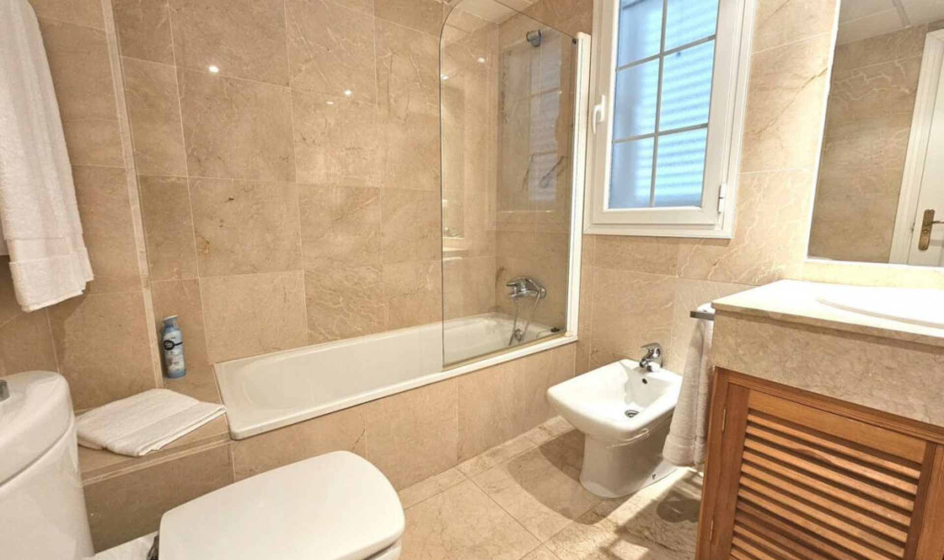 Resale - Apartment -
Marbella