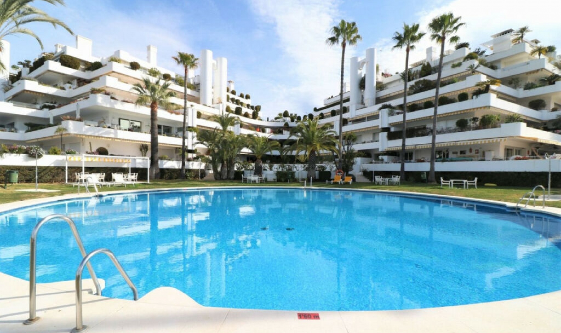 Resale - Apartment -
Marbella