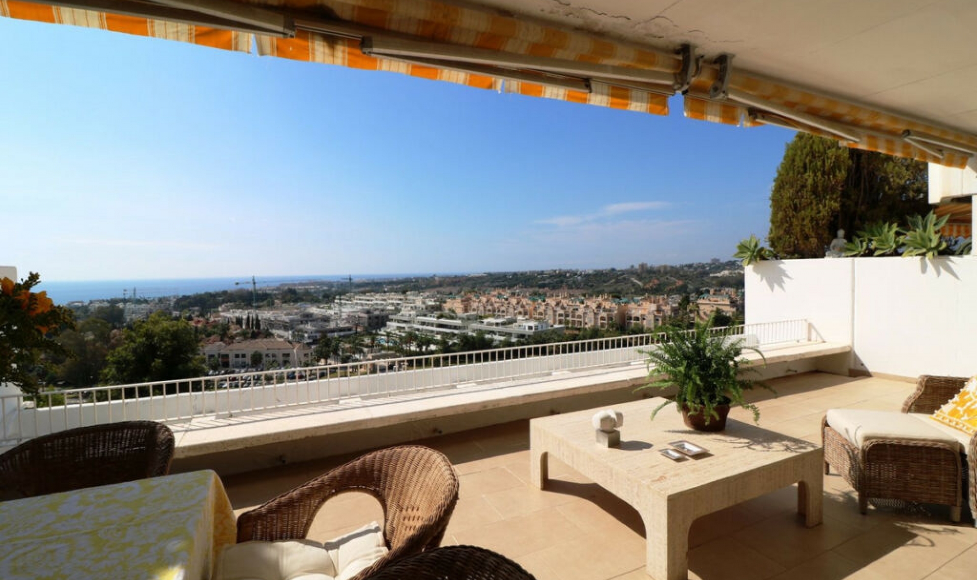 Resale - Apartment -
Marbella