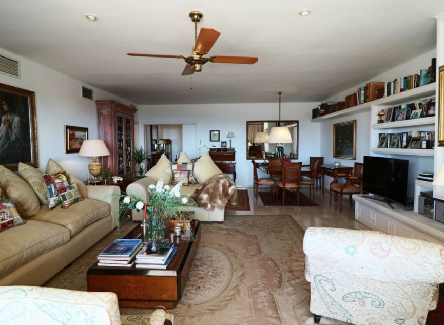 Resale - Apartment -
Marbella