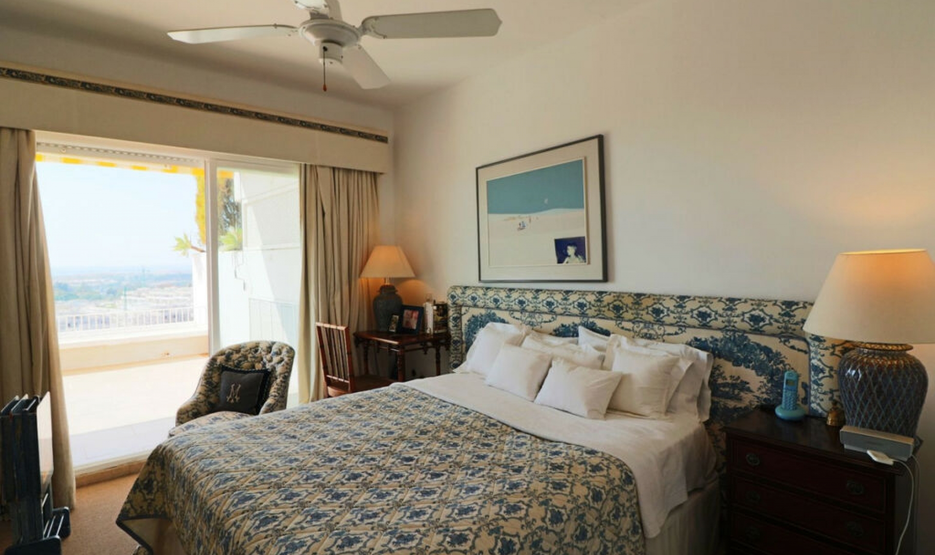 Resale - Apartment -
Marbella