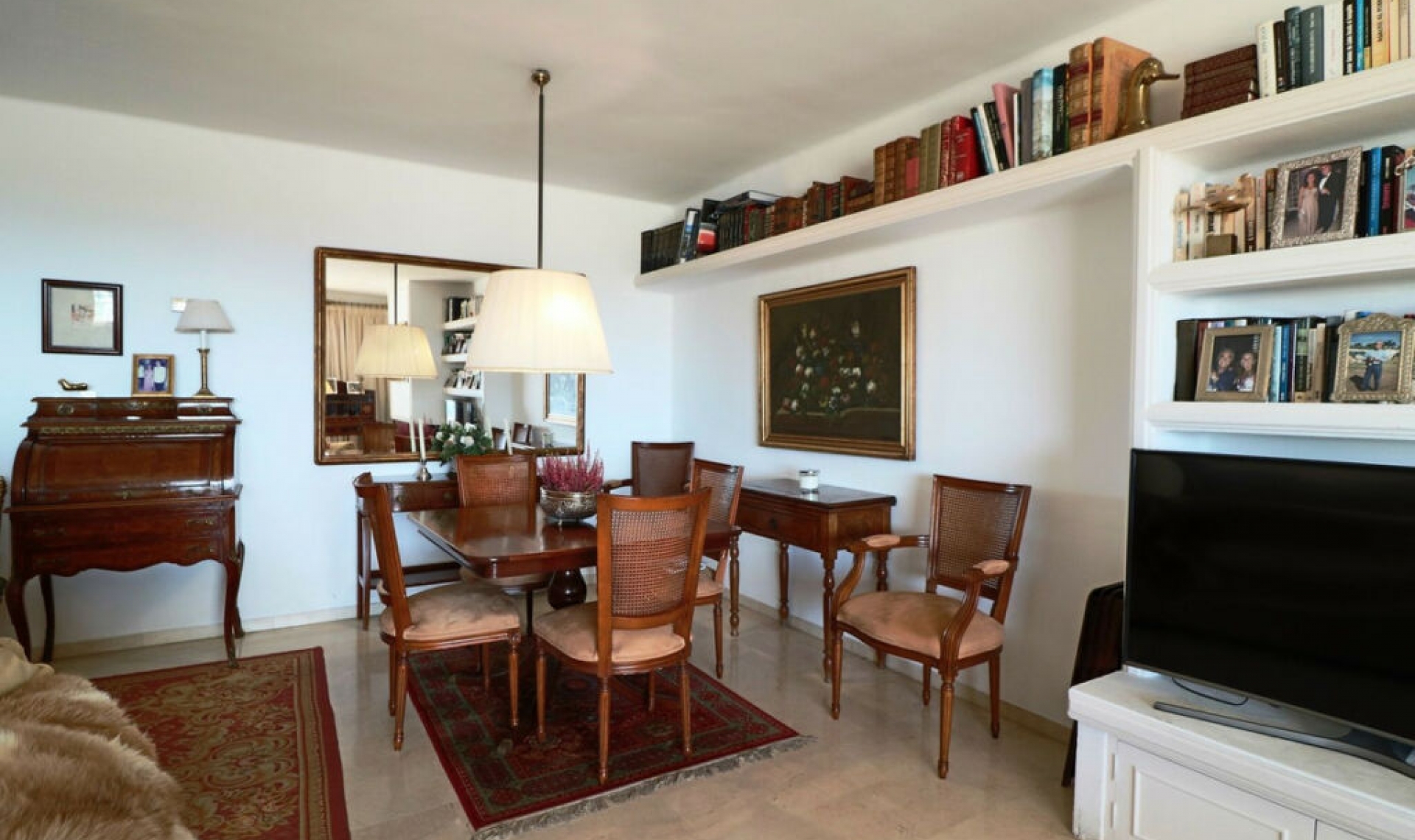 Resale - Apartment -
Marbella