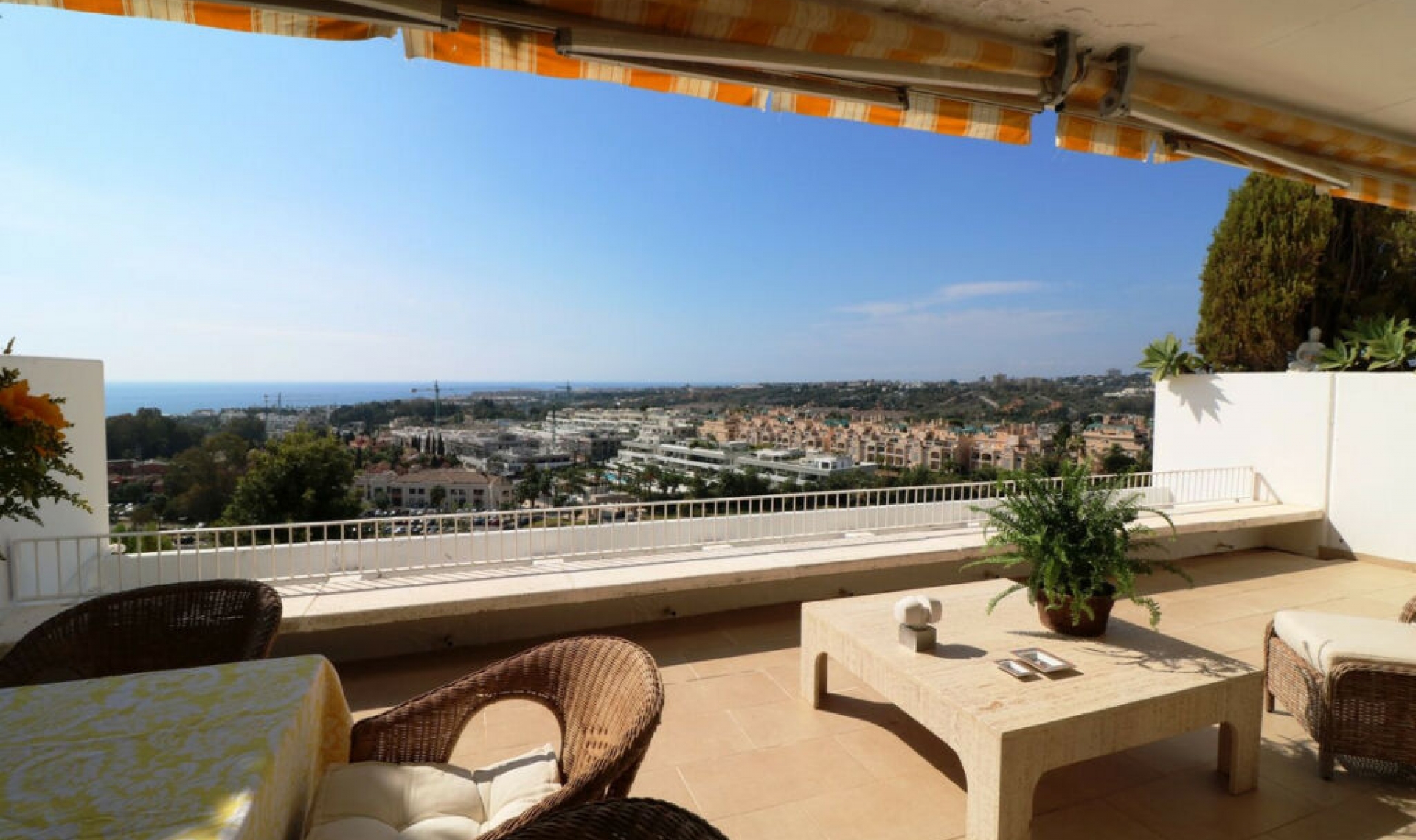 Resale - Apartment -
Marbella