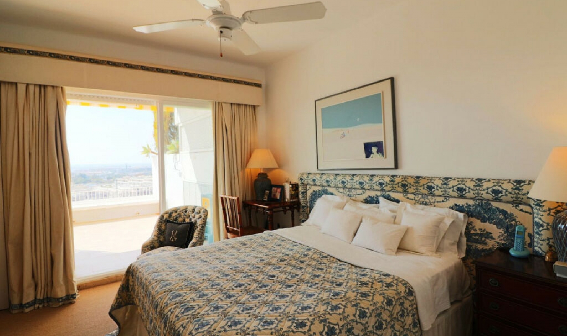 Resale - Apartment -
Marbella