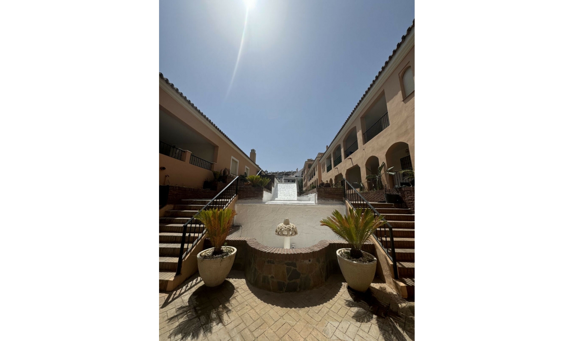 Resale - Apartment -
Marbella