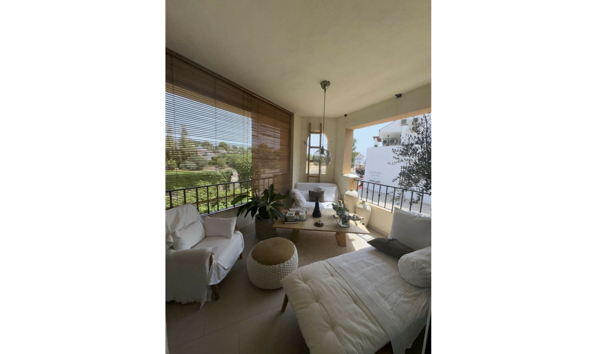 Resale - Apartment -
Marbella