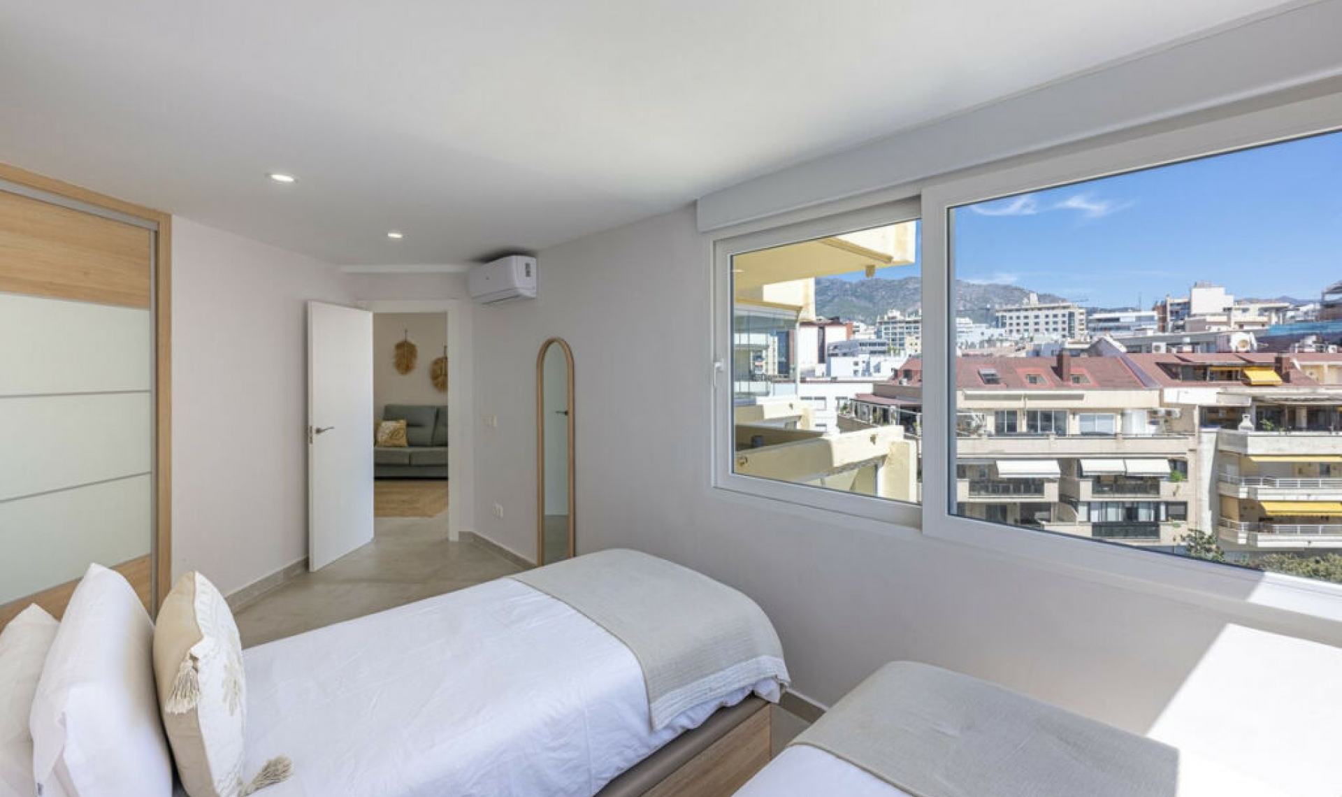 Resale - Apartment -
Marbella