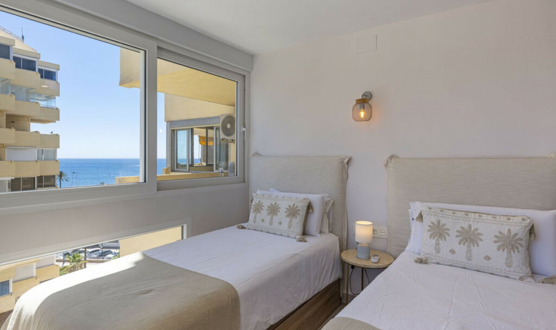 Resale - Apartment -
Marbella