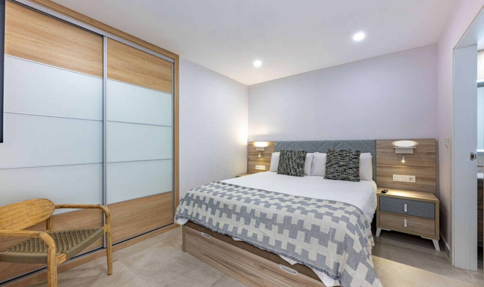 Resale - Apartment -
Marbella