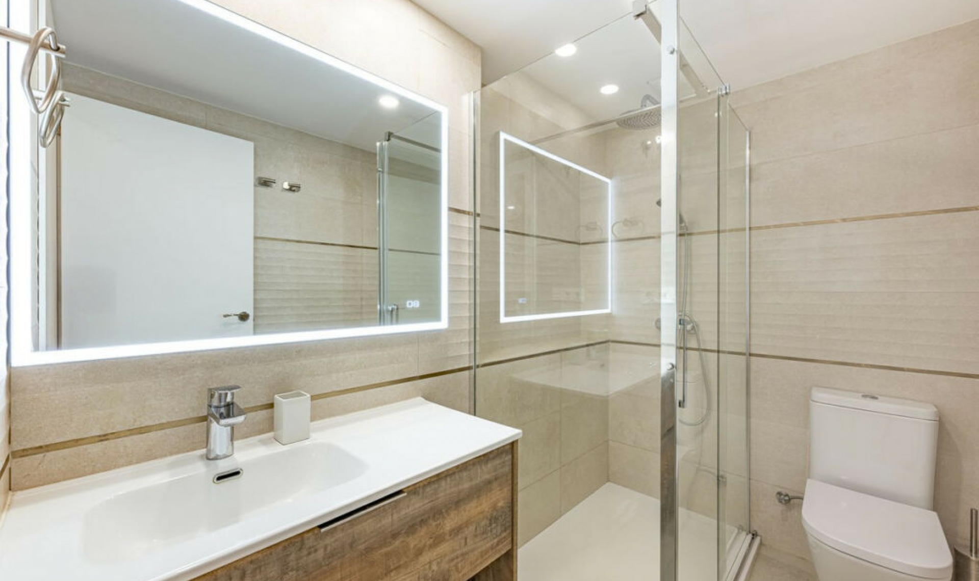Resale - Apartment -
Marbella