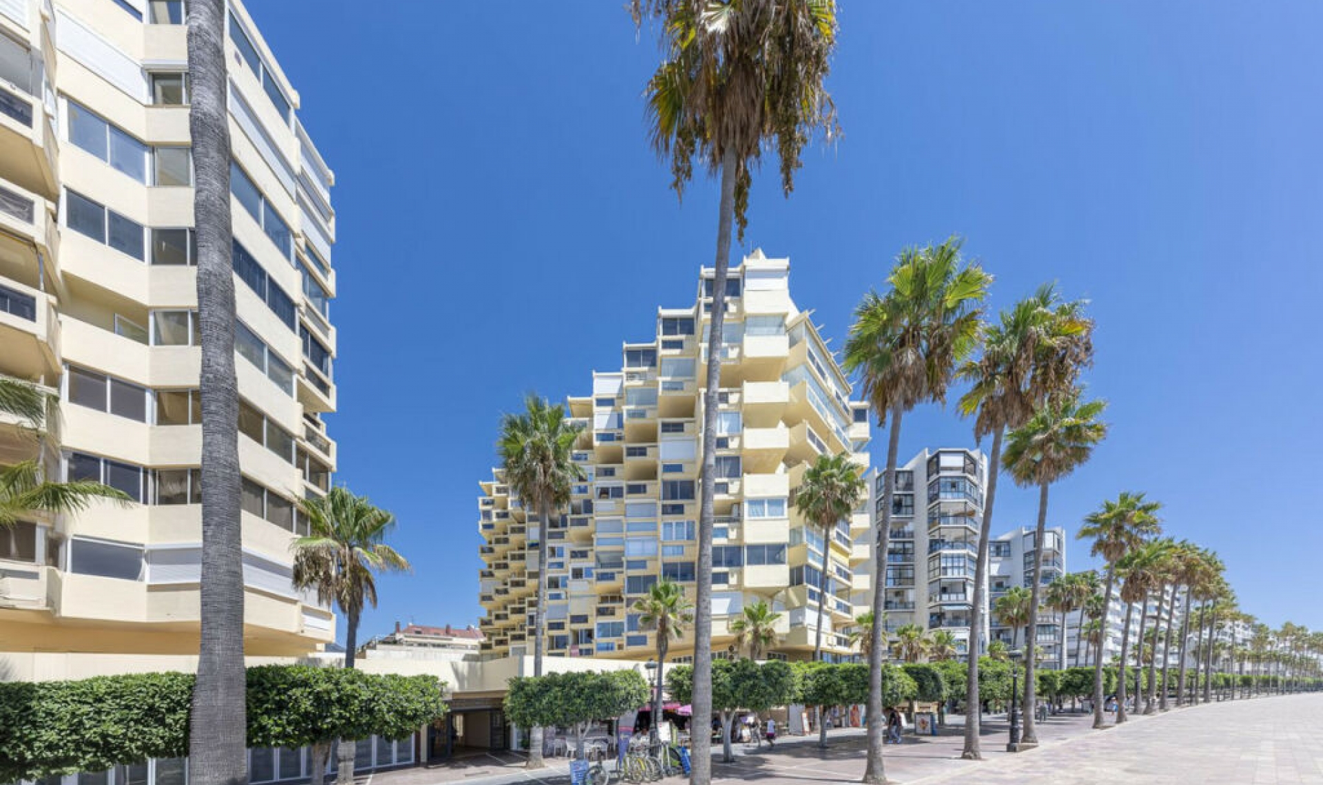Resale - Apartment -
Marbella
