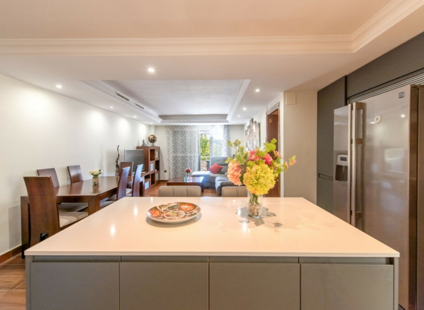 Resale - Apartment -
Marbella