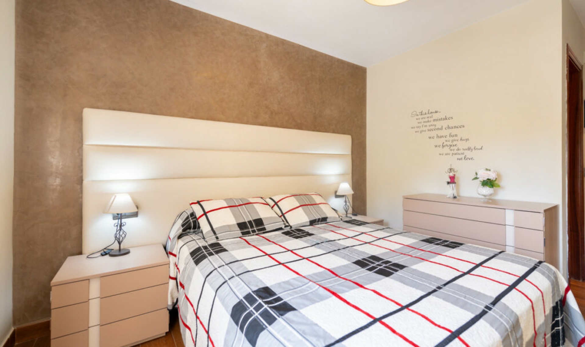 Resale - Apartment -
Marbella