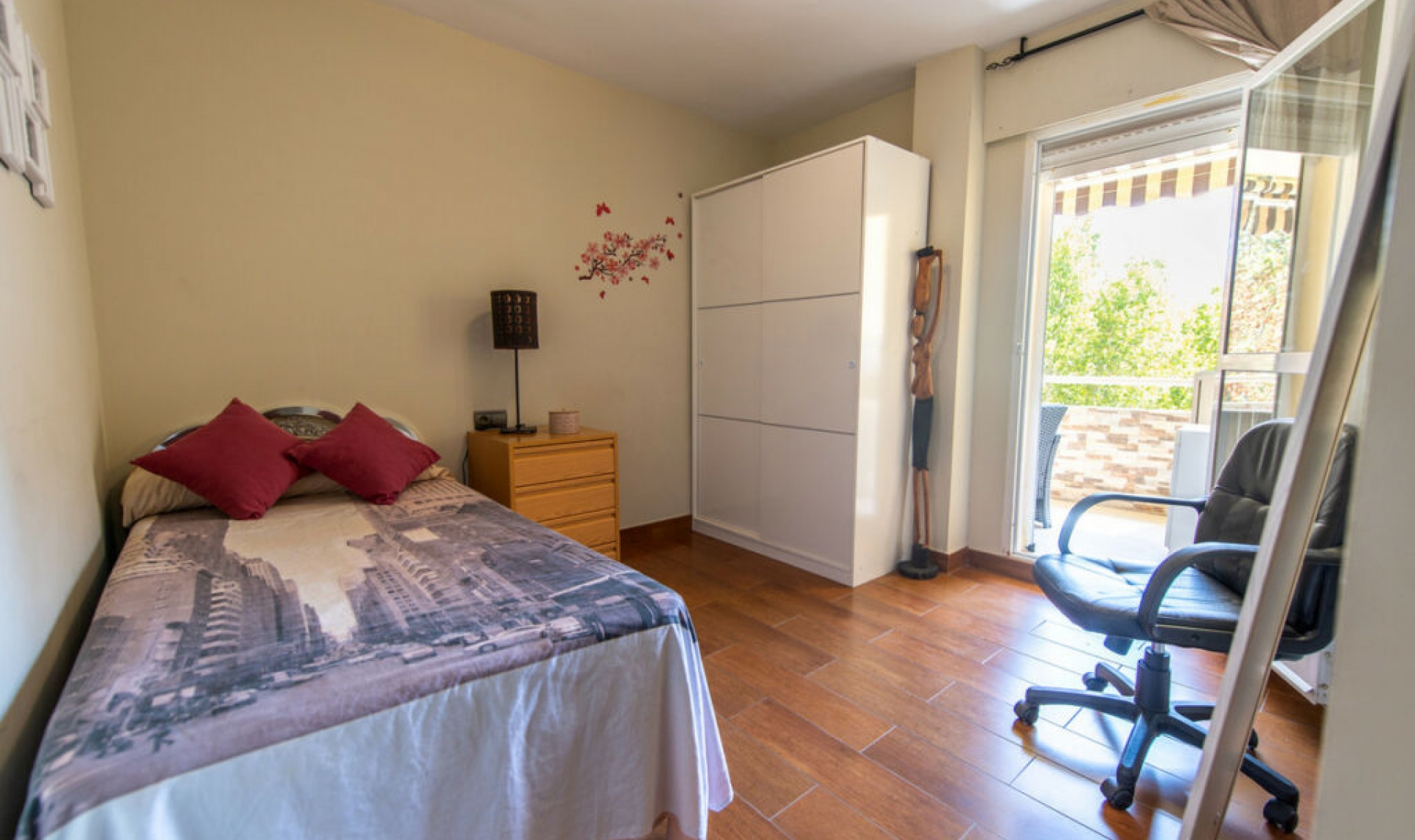 Resale - Apartment -
Marbella