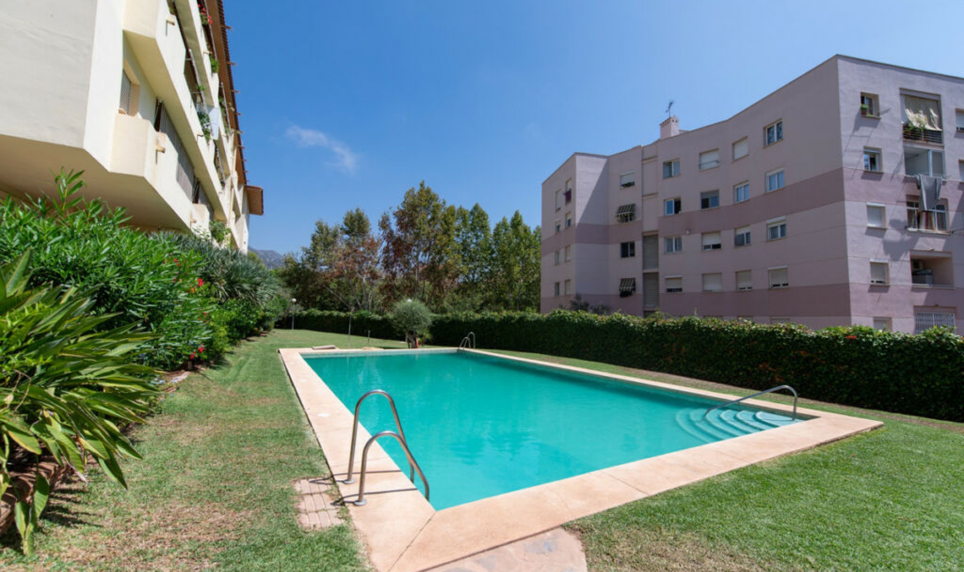 Resale - Apartment -
Marbella